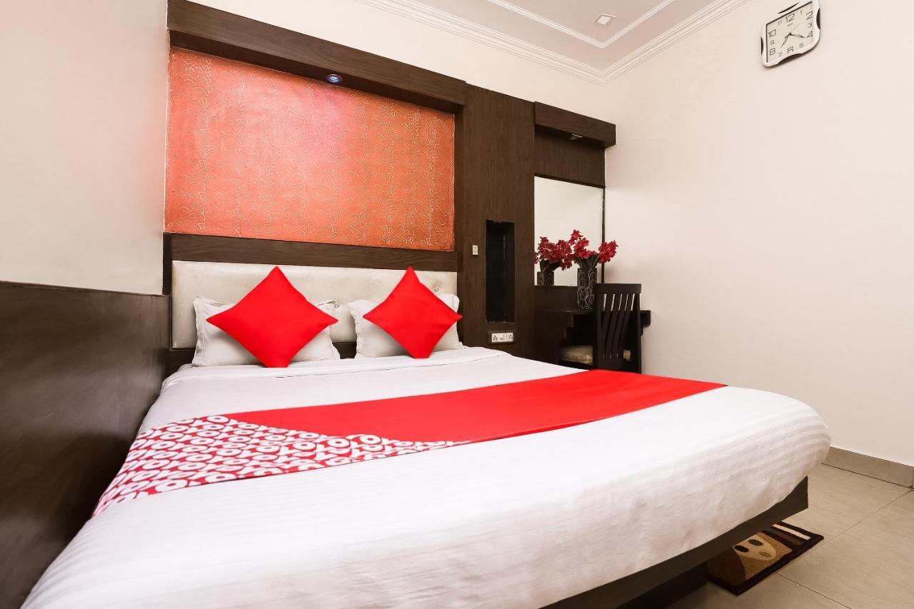 Hotel Shiv Palace Yeni Delhi Dış mekan fotoğraf