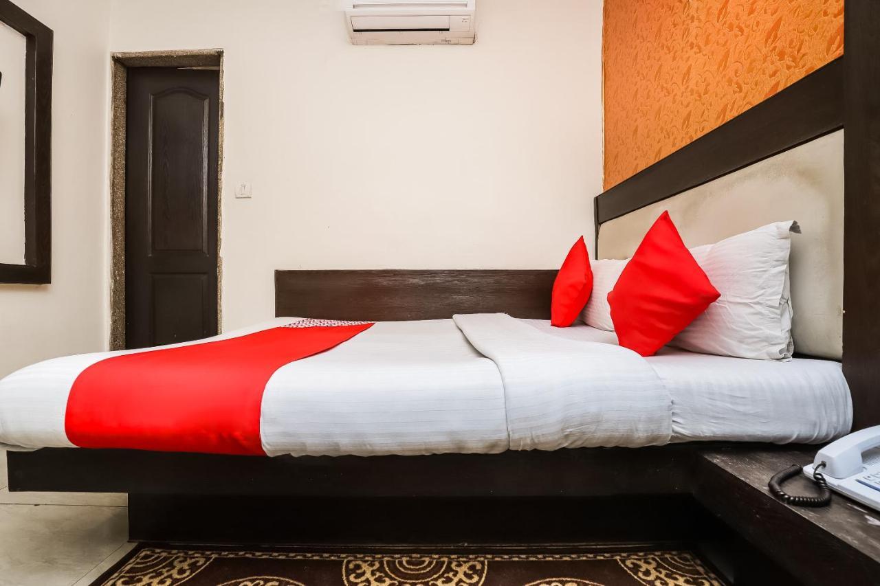 Hotel Shiv Palace Yeni Delhi Dış mekan fotoğraf