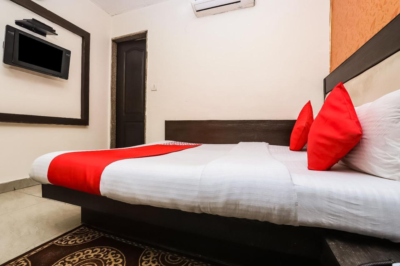 Hotel Shiv Palace Yeni Delhi Dış mekan fotoğraf