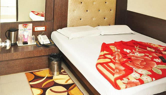 Hotel Shiv Palace Yeni Delhi Dış mekan fotoğraf